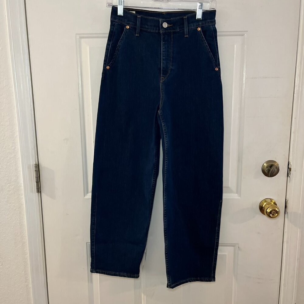 Levi's Women's barrel crop- Dark Blue
